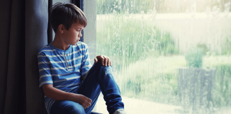 Zakaz kontaktów z dzieckiem – kiedy jest możliwy?