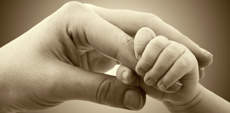 Roszczenia matki dziecka pozamałżeńskiego – jakie przysługują?